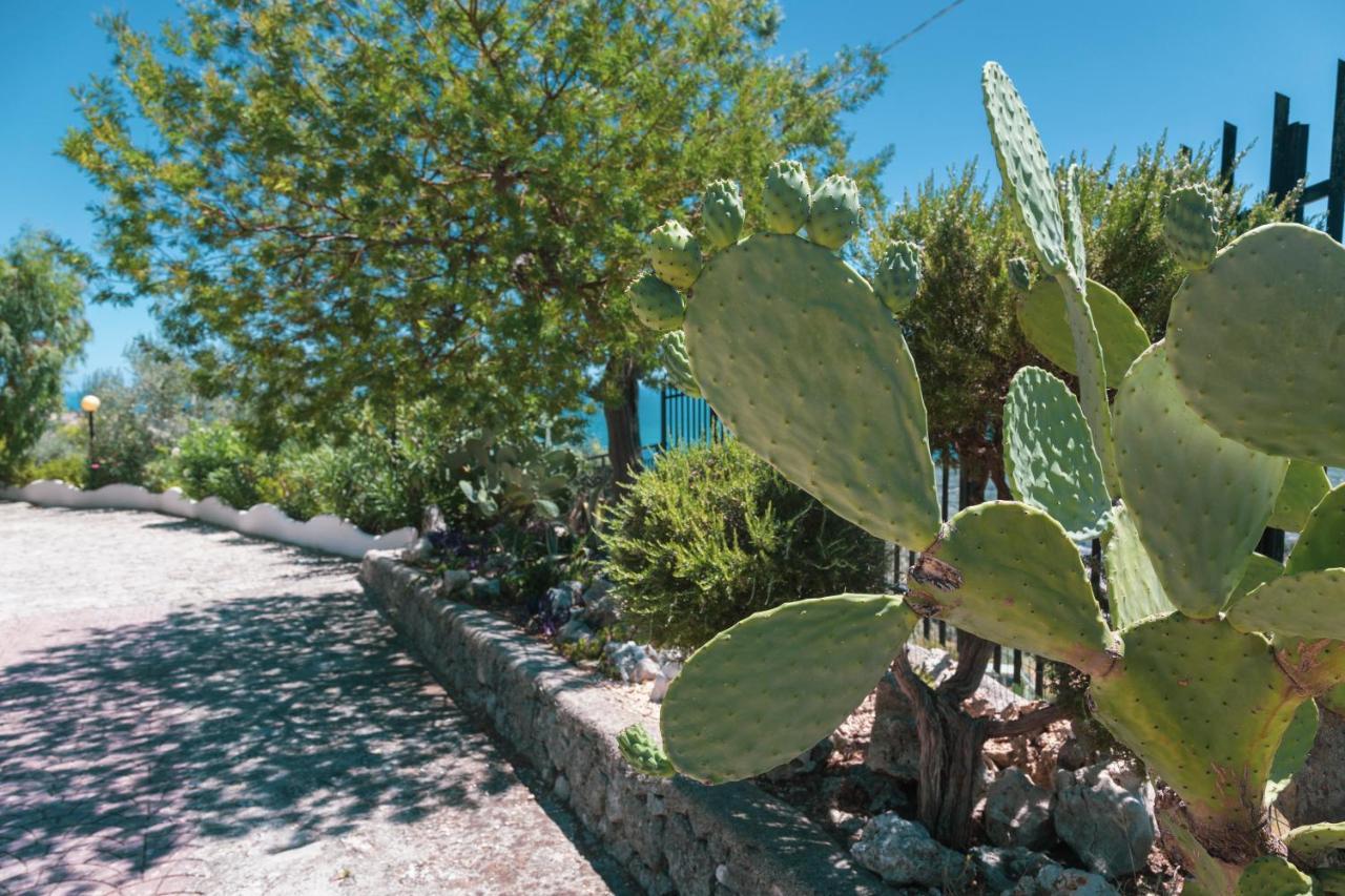 B&B La Scapola Mattinata Exterior photo